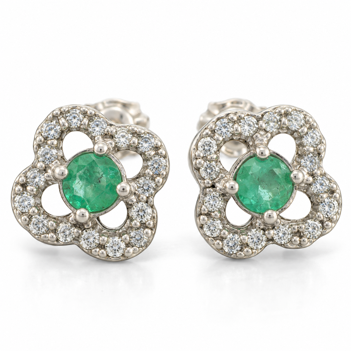 D161 ARETES BROQUEL ESMERALDA REDONDA PLATA RODIO 925
